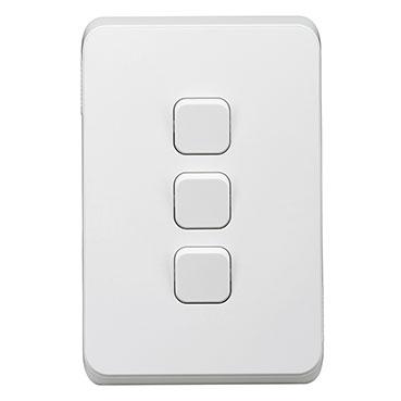 CLIPSAL ICONIC EXTRA WHITE 3 GANG SWITCH 3043VABLK40-XW BULK 40PK