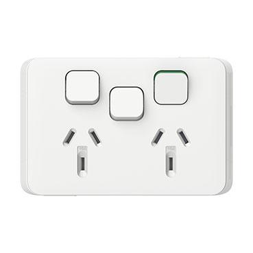 CLIPSAL ICONIC 10A DOUBLE POWER POINT WITH EXTRA SWITCH 3025XA-VW
